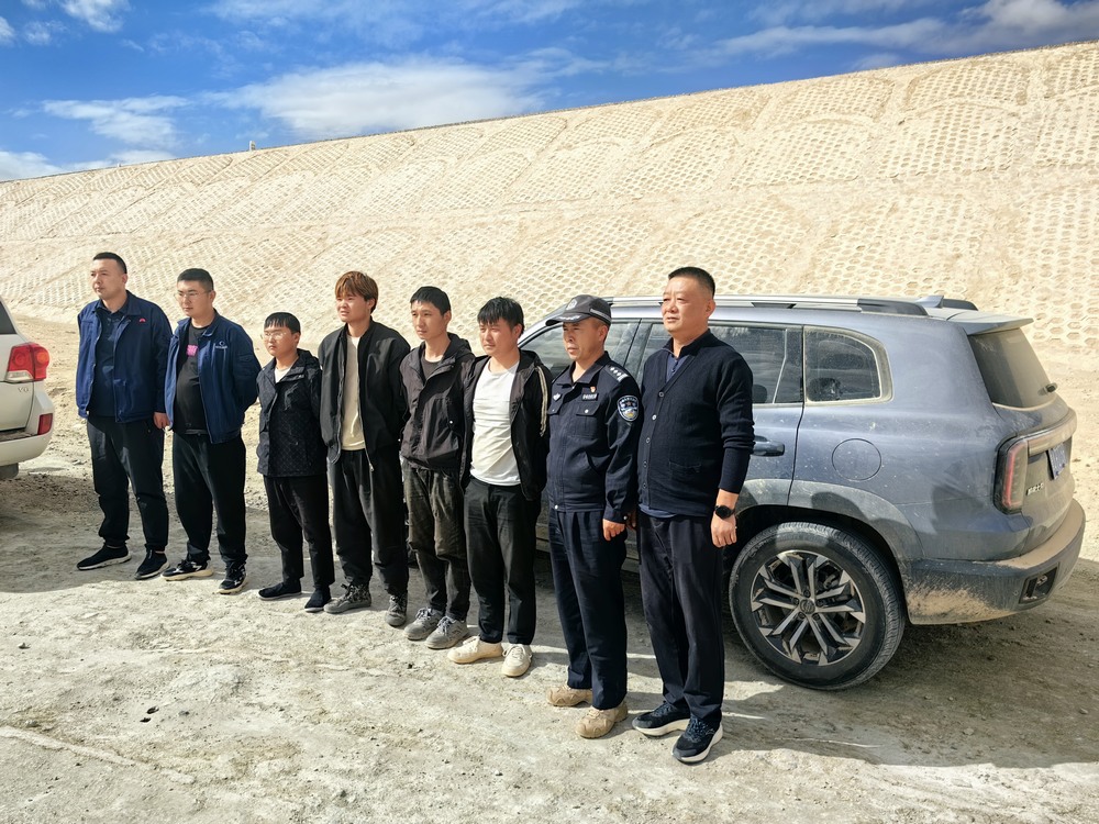 陜煤建設(shè)天工公司：與時(shí)間賽跑，6小時(shí)上演生死戈壁灘救援